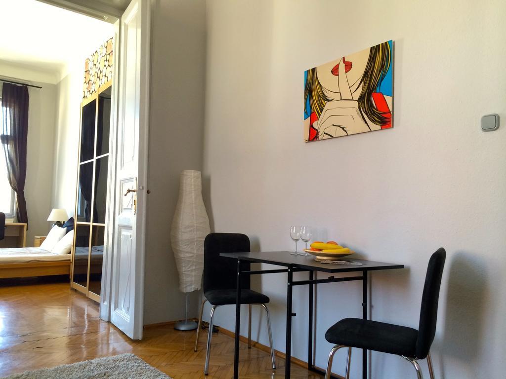Budget Apartment By Hi5 - Oktober 6 Str 4 ブダペスト エクステリア 写真