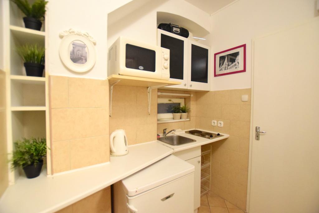 Budget Apartment By Hi5 - Oktober 6 Str 4 ブダペスト エクステリア 写真