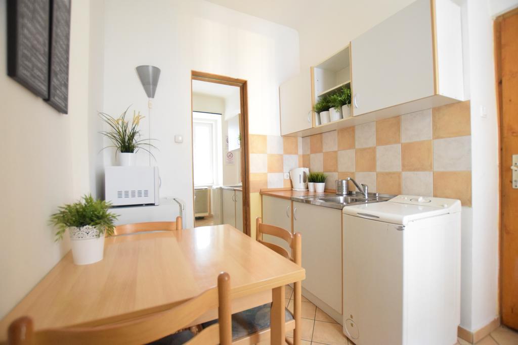 Budget Apartment By Hi5 - Oktober 6 Str 4 ブダペスト エクステリア 写真