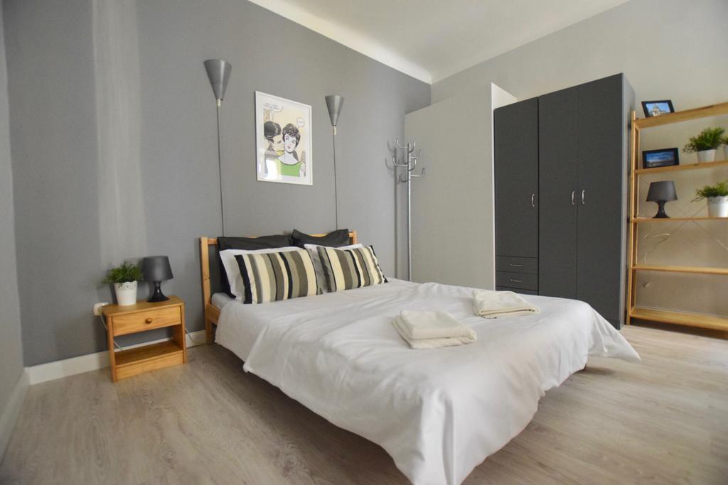 Budget Apartment By Hi5 - Oktober 6 Str 4 ブダペスト エクステリア 写真