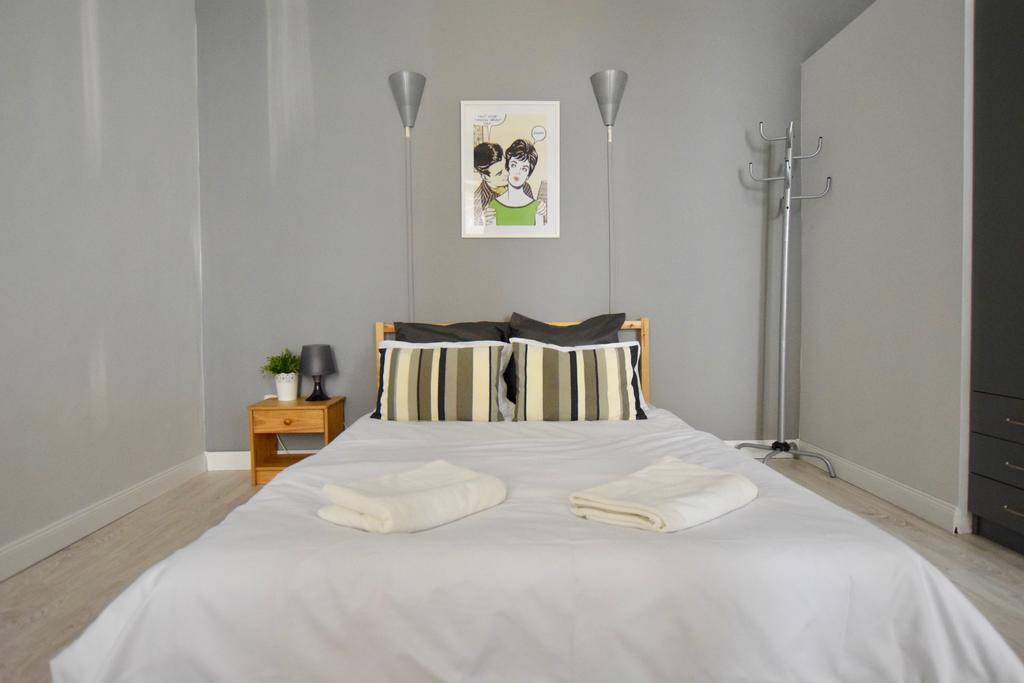 Budget Apartment By Hi5 - Oktober 6 Str 4 ブダペスト エクステリア 写真