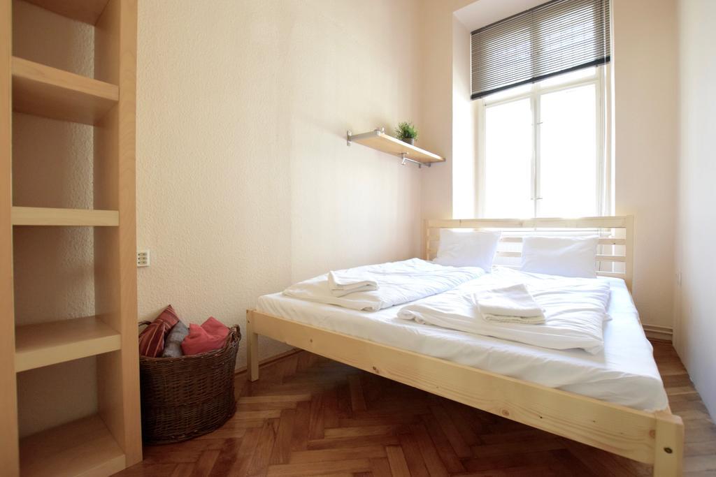 Budget Apartment By Hi5 - Oktober 6 Str 4 ブダペスト エクステリア 写真